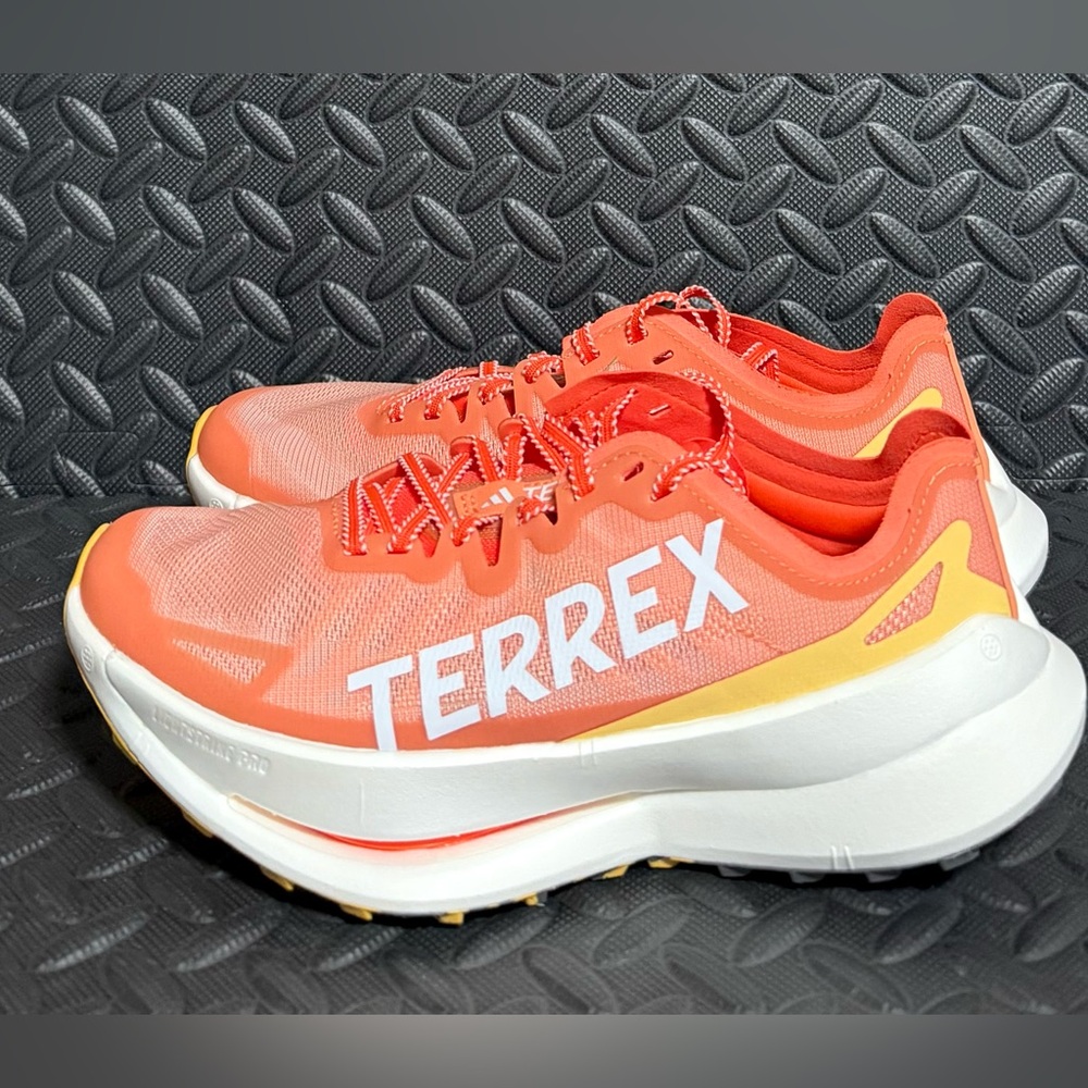 Adidas Athletic Trail Hiking Running Shoes Orange Womens Size‎ 7.5 - Picture 3 of 5